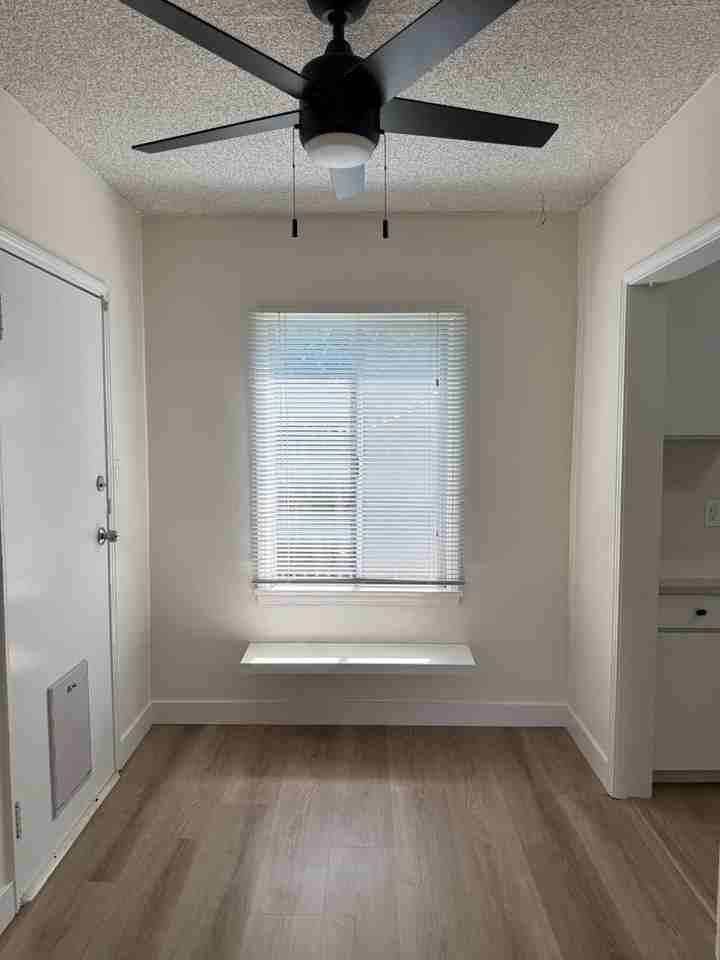 11294 Utopia Ave - Photo 6 of 11