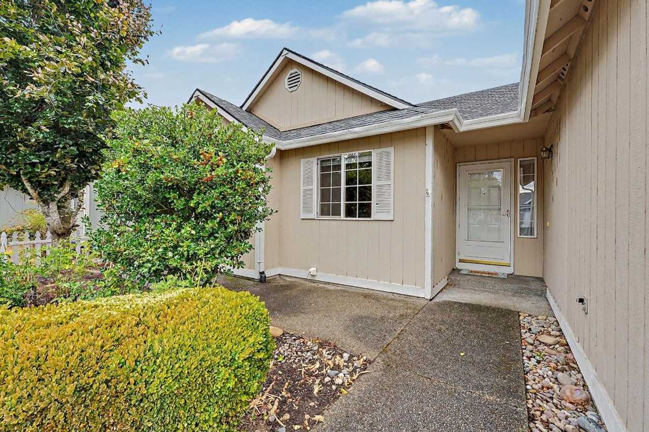 9826 Donovan Ct Se - Photo 2 of 41