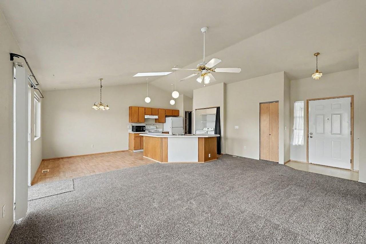 9826 Donovan Ct Se - Photo 6 of 41