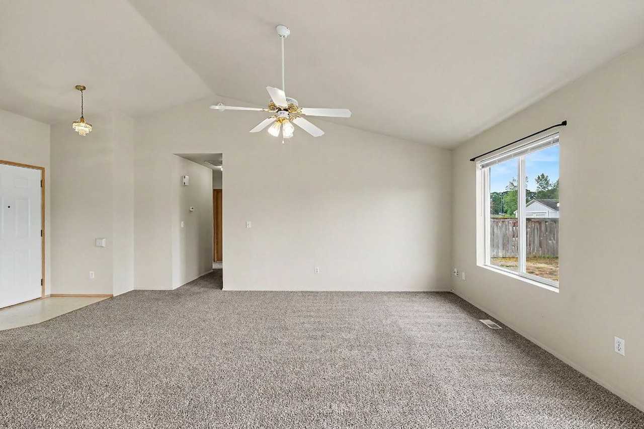9826 Donovan Ct Se - Photo 7 of 41