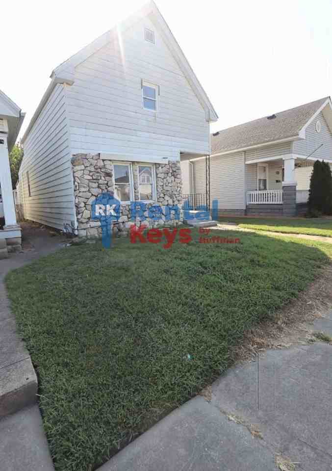 1305 N Garvin St - Photo 2 of 18