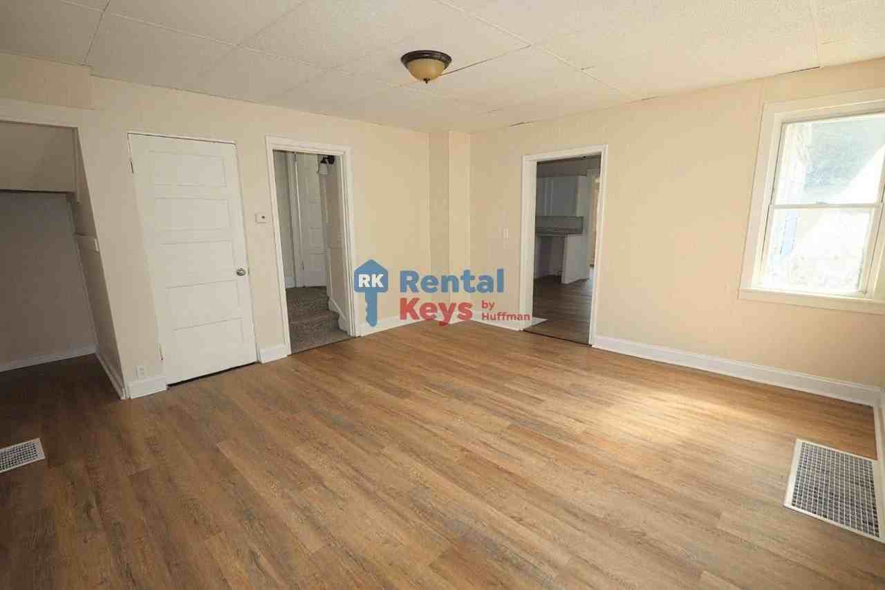 1305 N Garvin St - Photo 5 of 18
