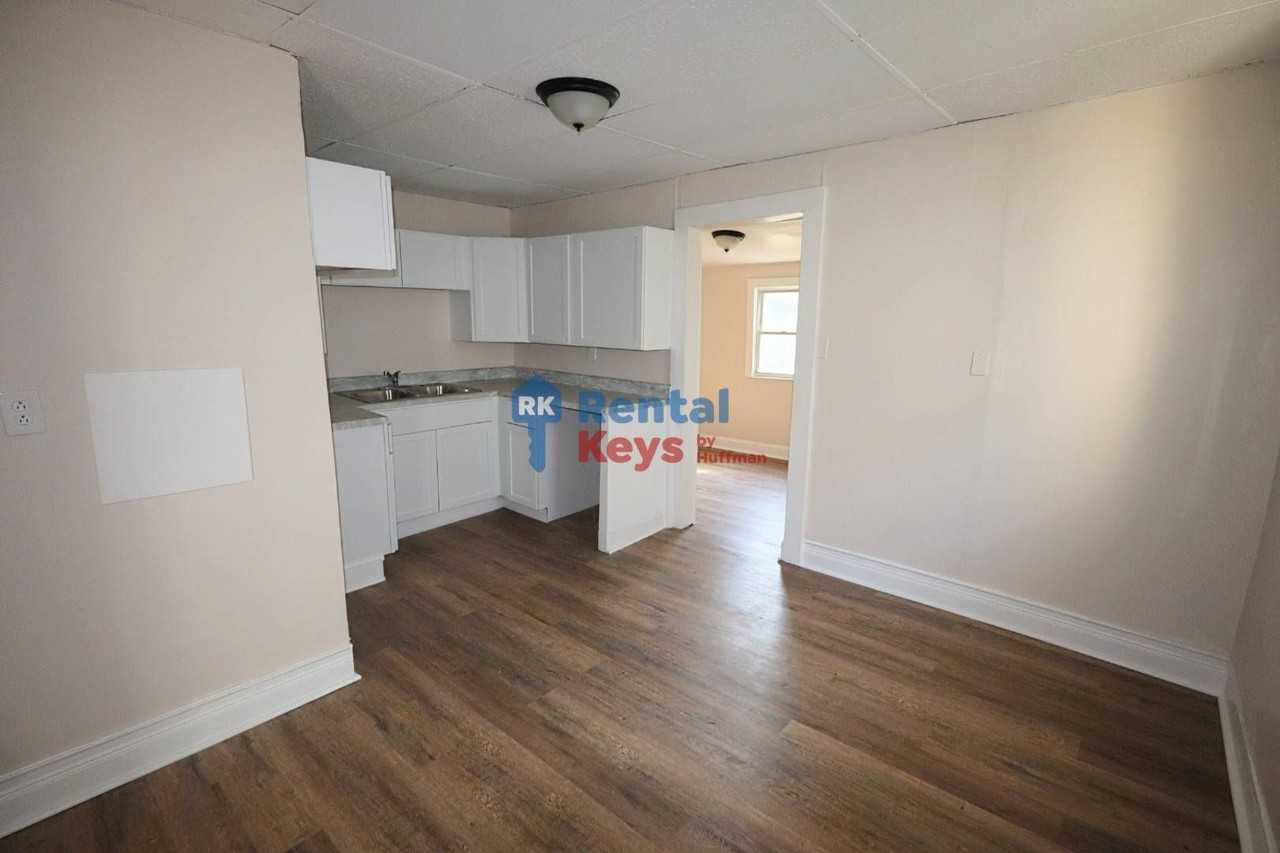 1305 N Garvin St - Photo 7 of 18