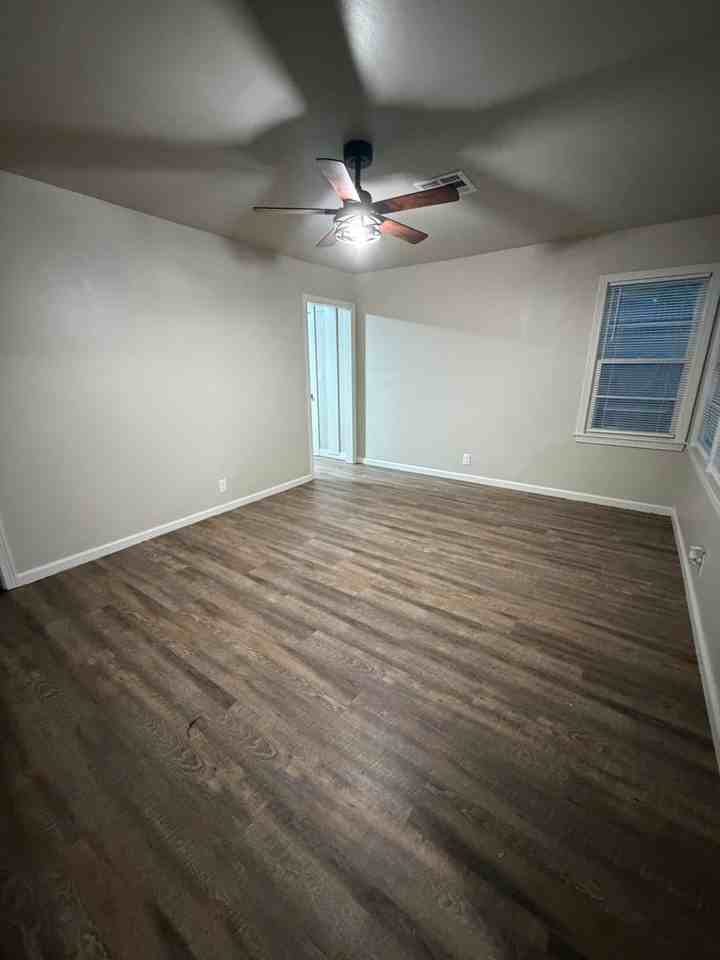 7 Payne St - Photo 5 of 8