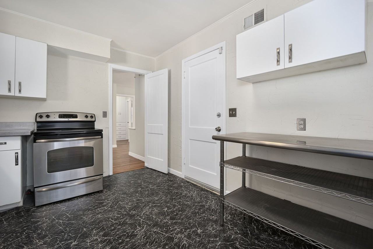 4421 Nw 20th St - Photo 6 of 22
