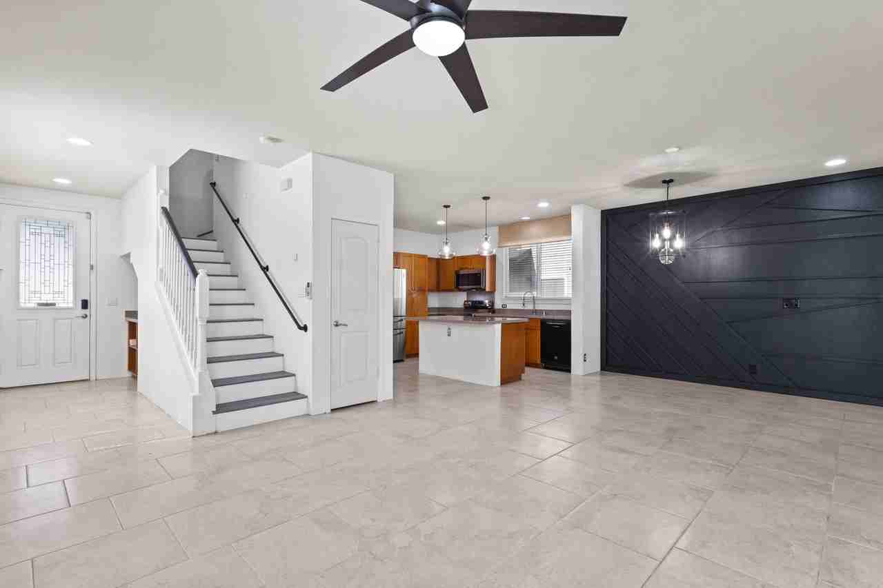 1101 Kukulu St - Photo 6 of 24