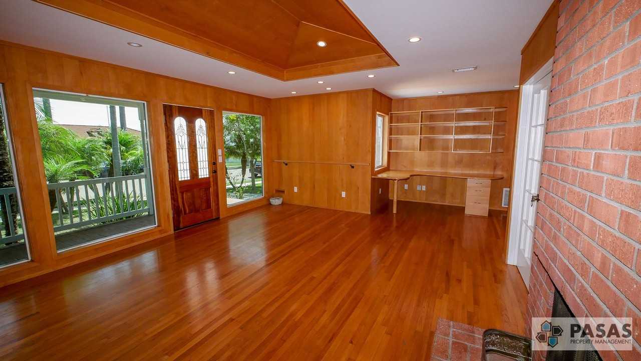1018 Santa Barbara St - Photo 6 of 50