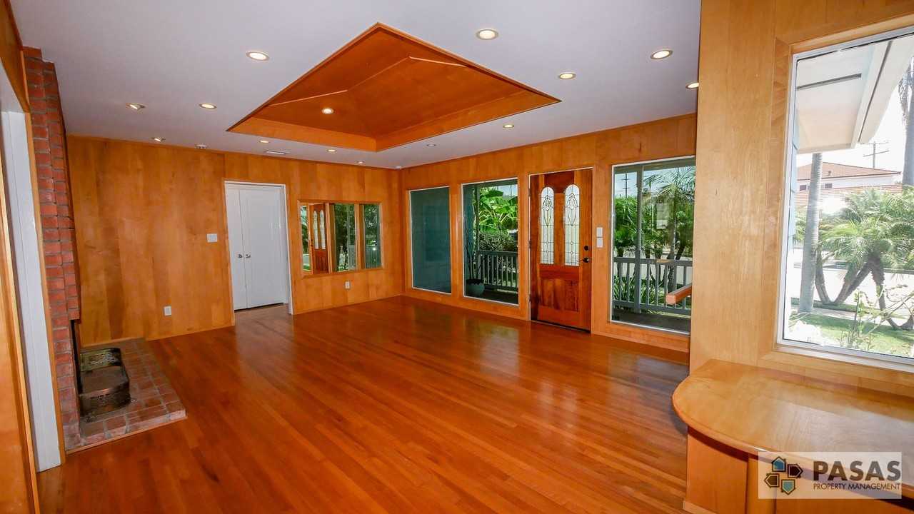 1018 Santa Barbara St