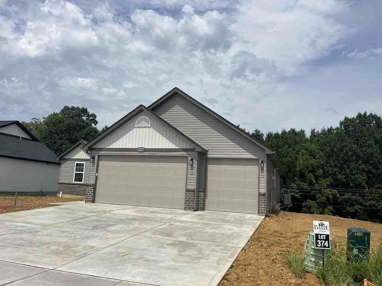 17016 Trenton Lane - Photo 2 of 34