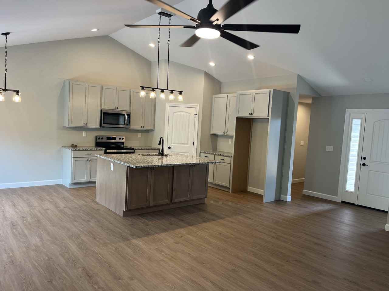 17016 Trenton Lane - Photo 6 of 34
