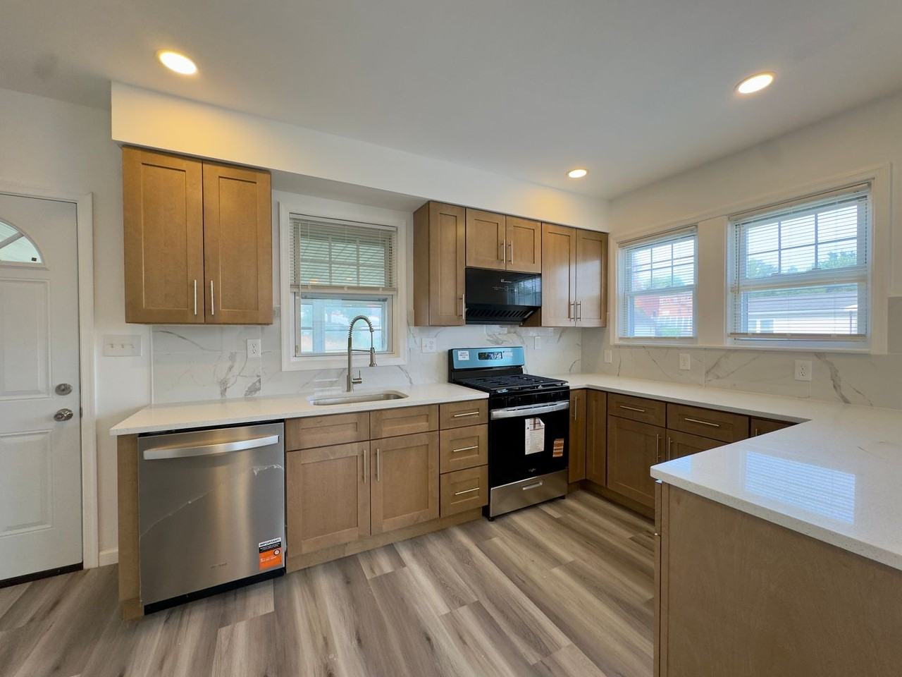 1108 Elm Ridge Ave - Photo 5 of 30