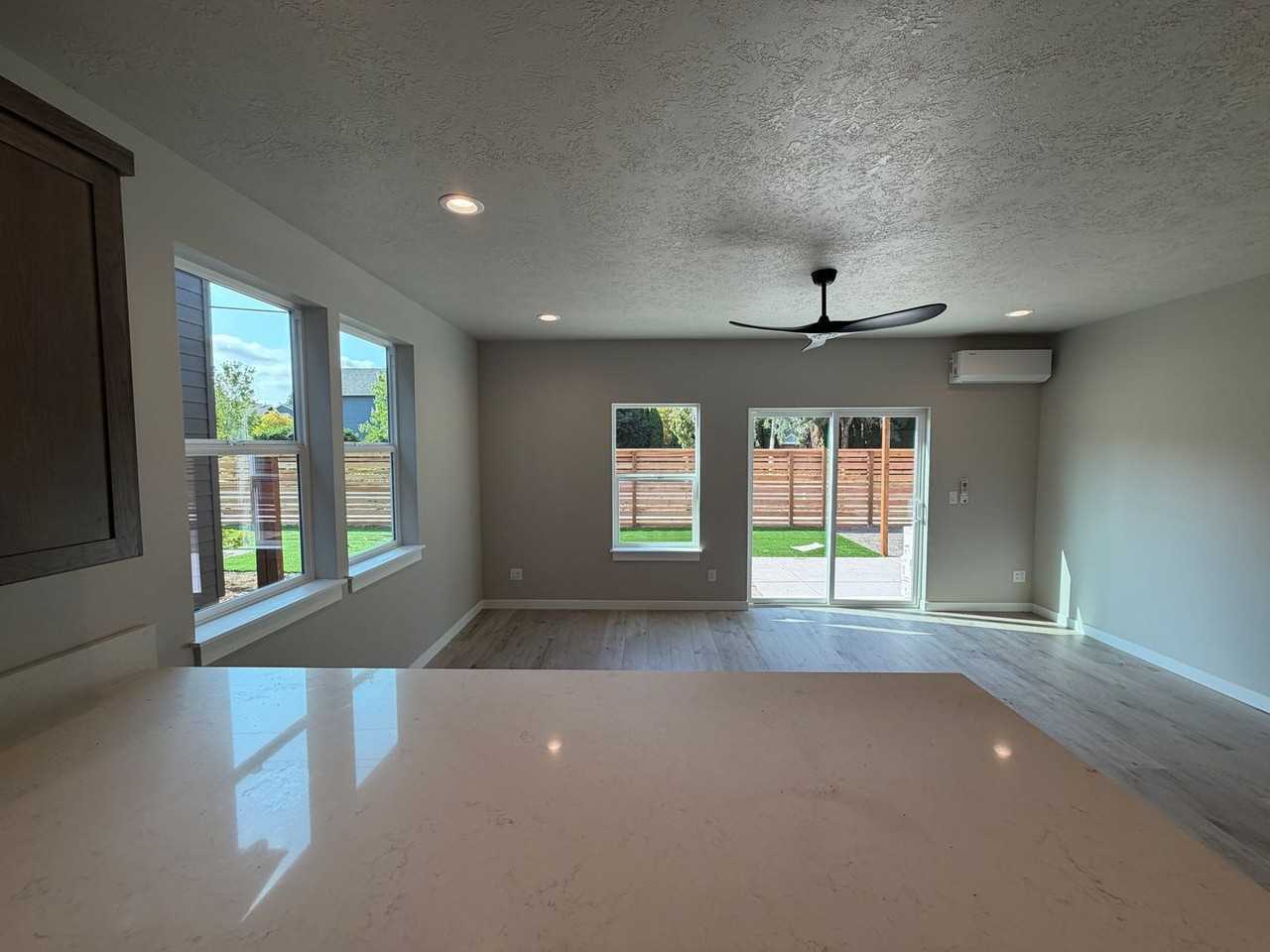 1123 Sally Ln Ne - Photo 6 of 22