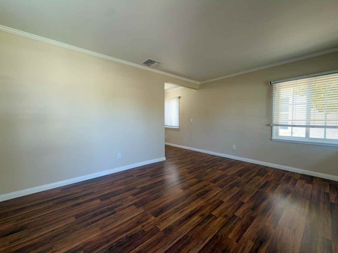 4114 W Victory Blvd - Photo 3 of 16