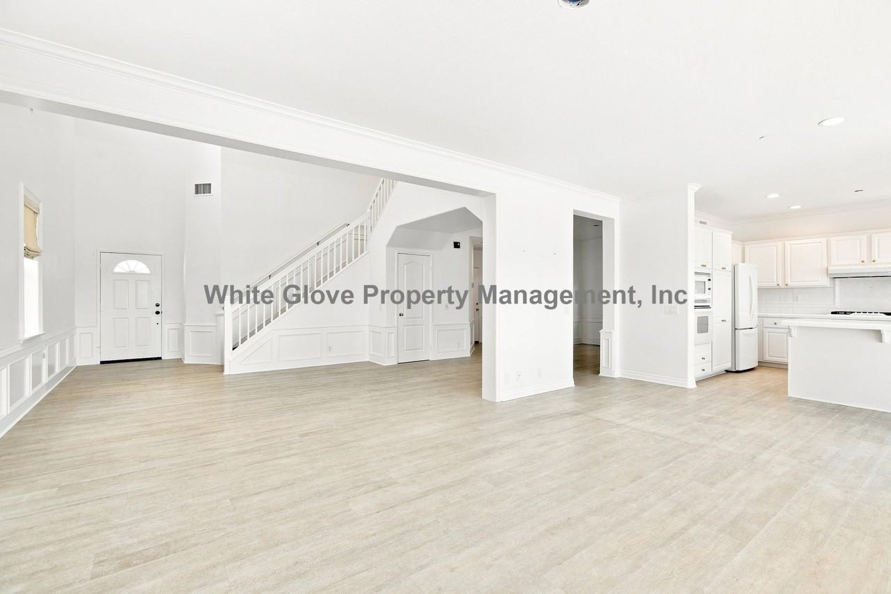 24002 Tiburon - Photo 4 of 18