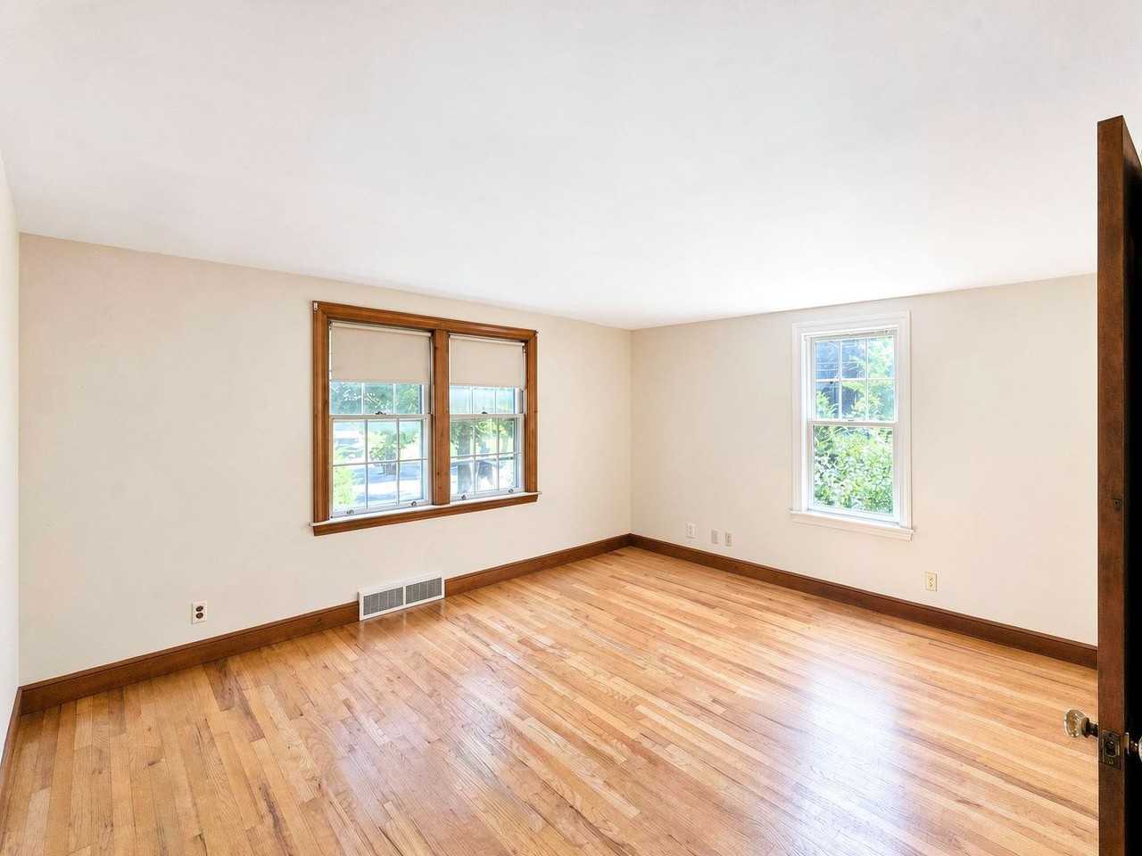 15 Elnew Ave - Photo 5 of 8