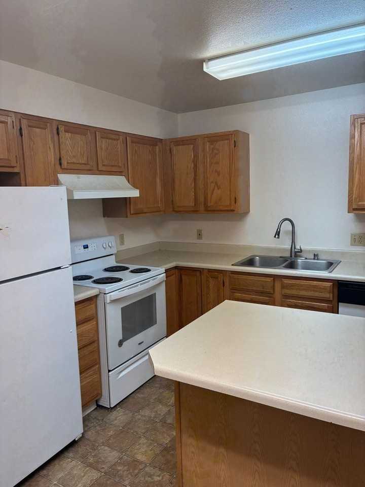 315 Barrow St - Photo 5 of 18