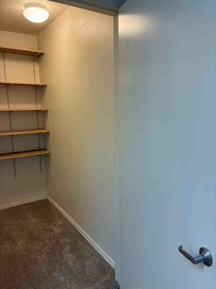 315 Barrow St - Photo 7 of 18