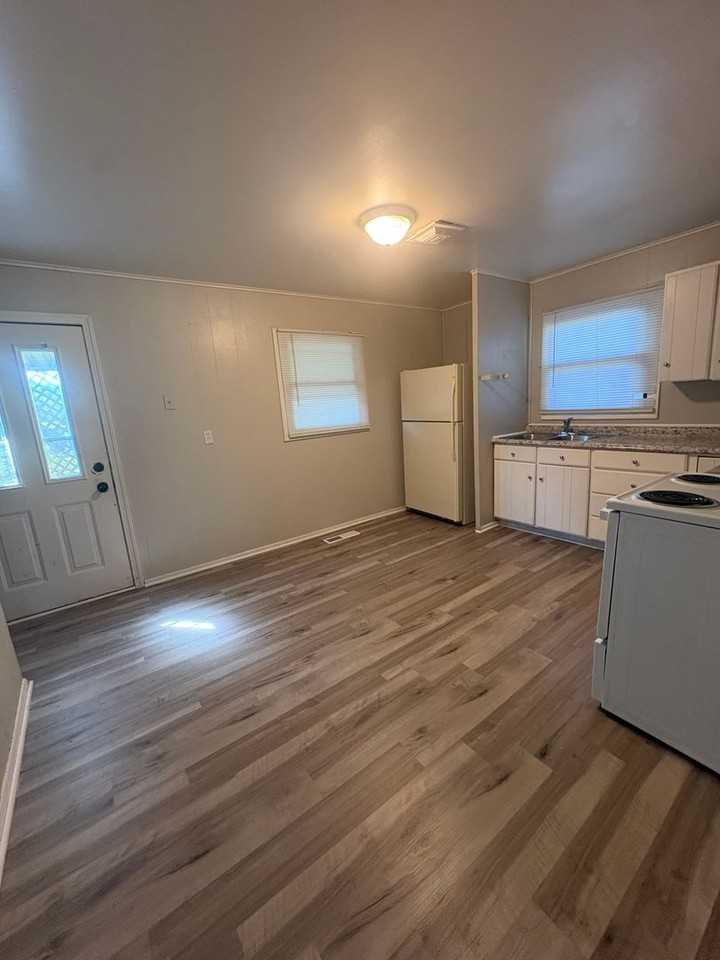 4550 Freudenberger Ave - Photo 5 of 14