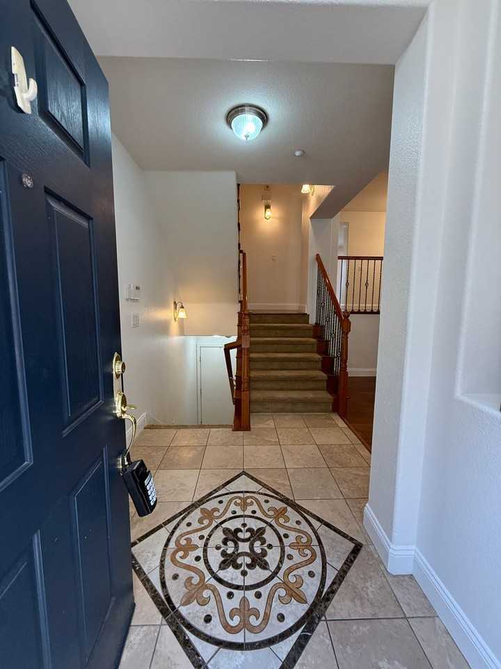 3687 Whitworth Dr - Photo 5 of 35