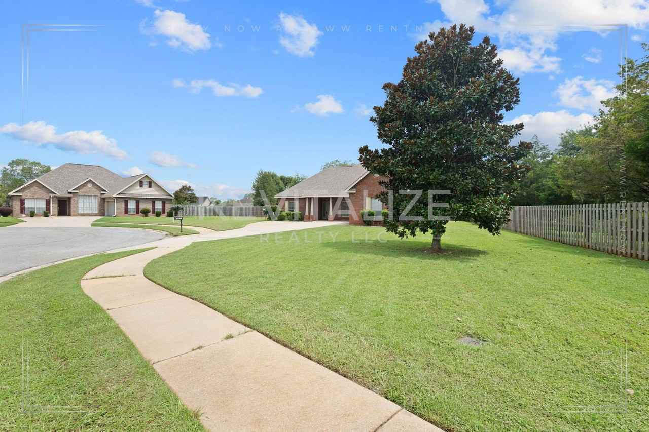11070 Courtland Ct - Photo 4 of 38