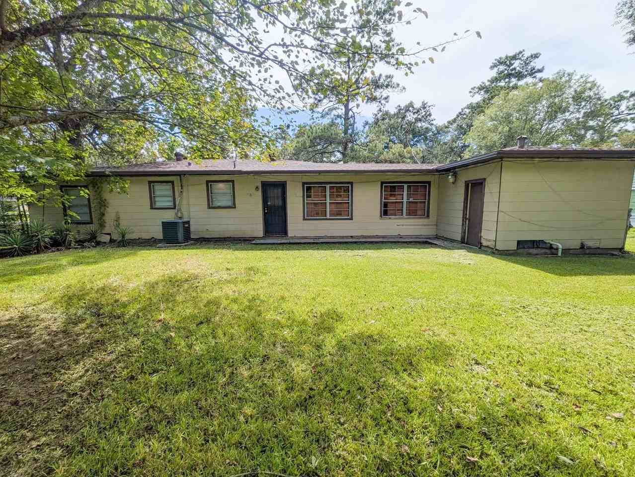 4510 El Paso St - Photo 2 of 21