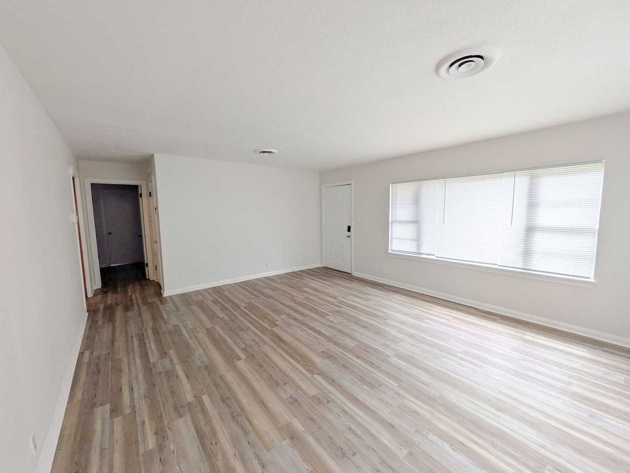 4510 El Paso St - Photo 4 of 21