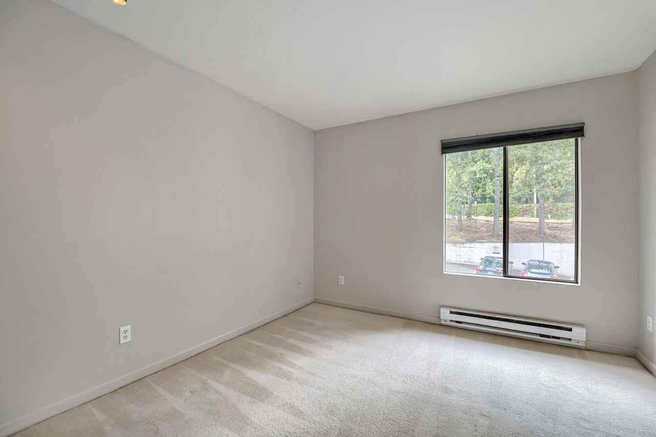 10424 Ne 32nd Pl Apt C303 - Photo 7 of 11