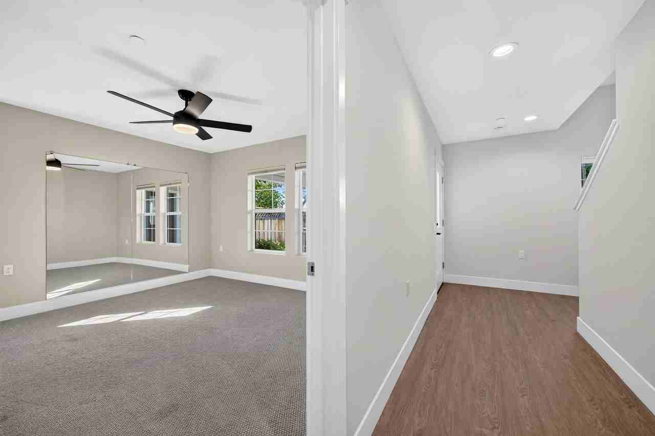 1441 Julia Ln - Photo 4 of 50