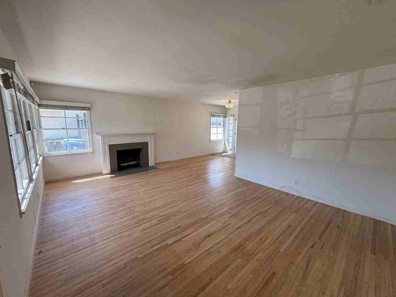 5439 Simpson Ave - Photo 7 of 31