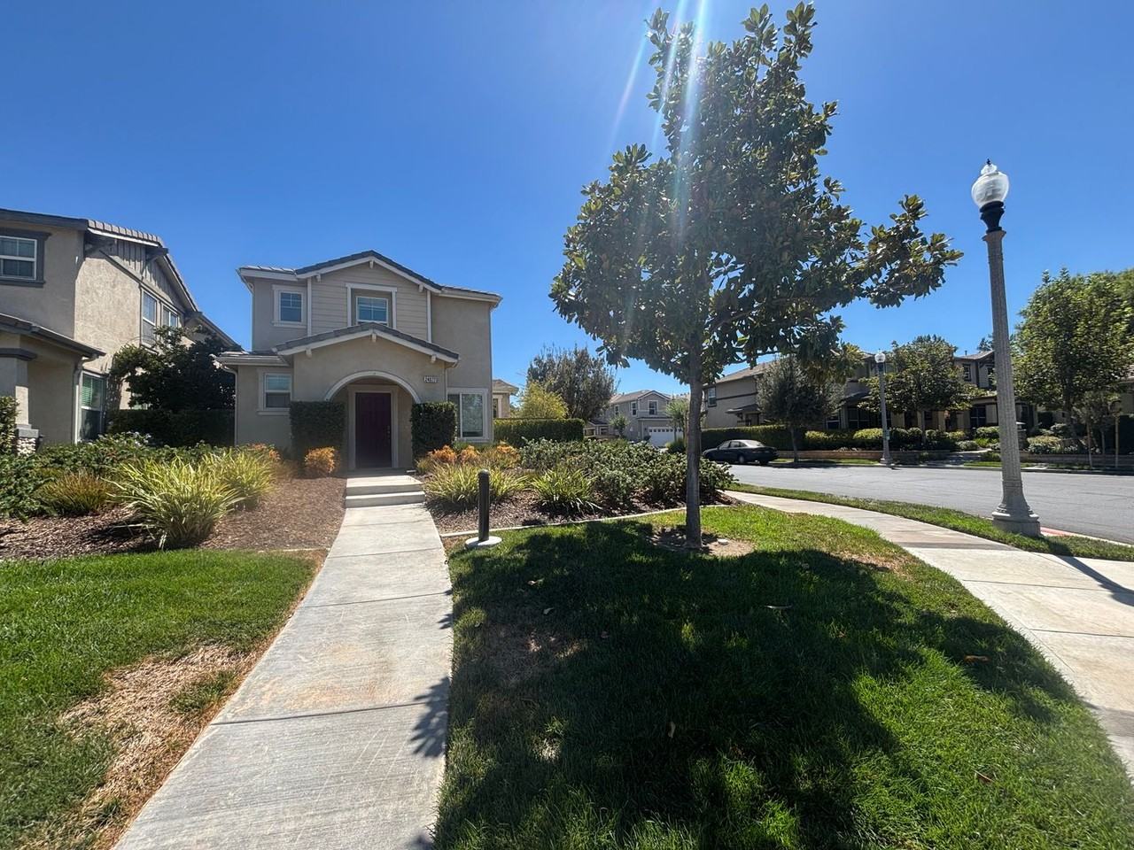 24077 Whitewater Dr - Photo 2 of 5