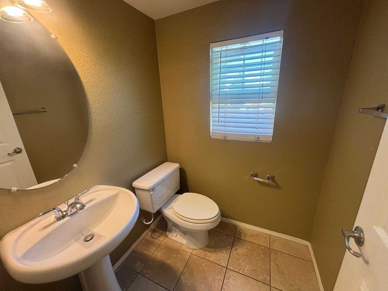 24077 Whitewater Dr - Photo 3 of 5