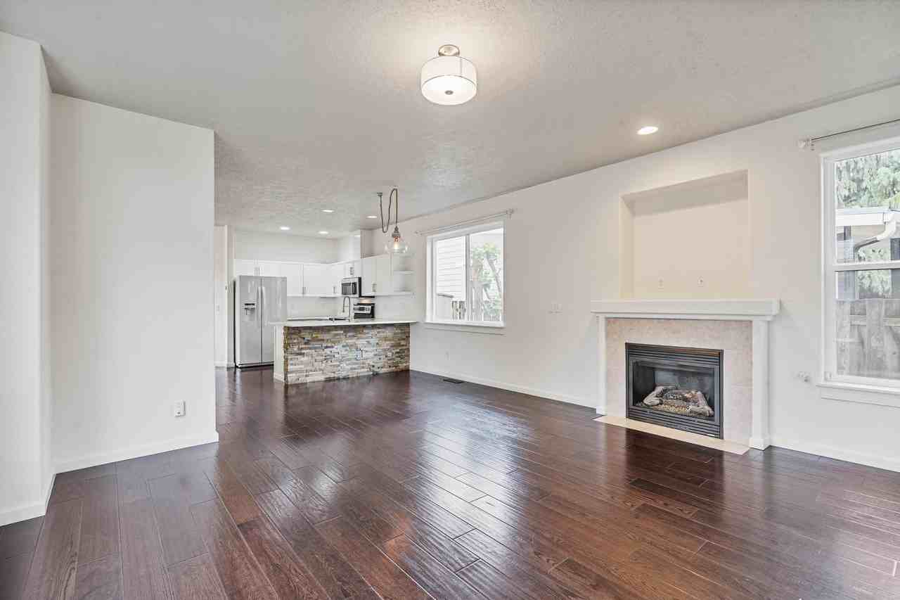 10106 N Calhoun Ave - Photo 4 of 34