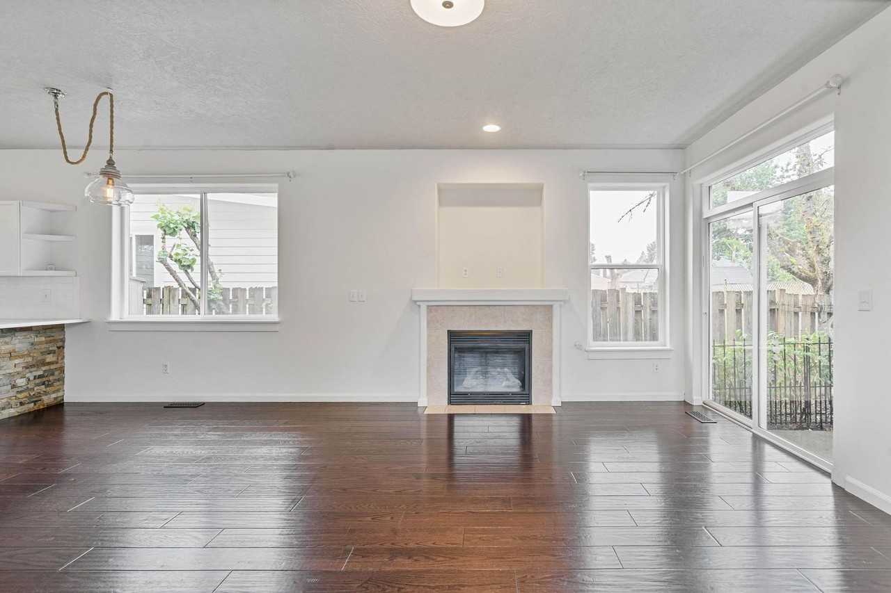 10106 N Calhoun Ave - Photo 5 of 34