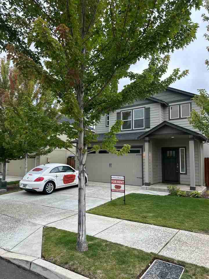 21190 Darnel Ave - Photo 3 of 22