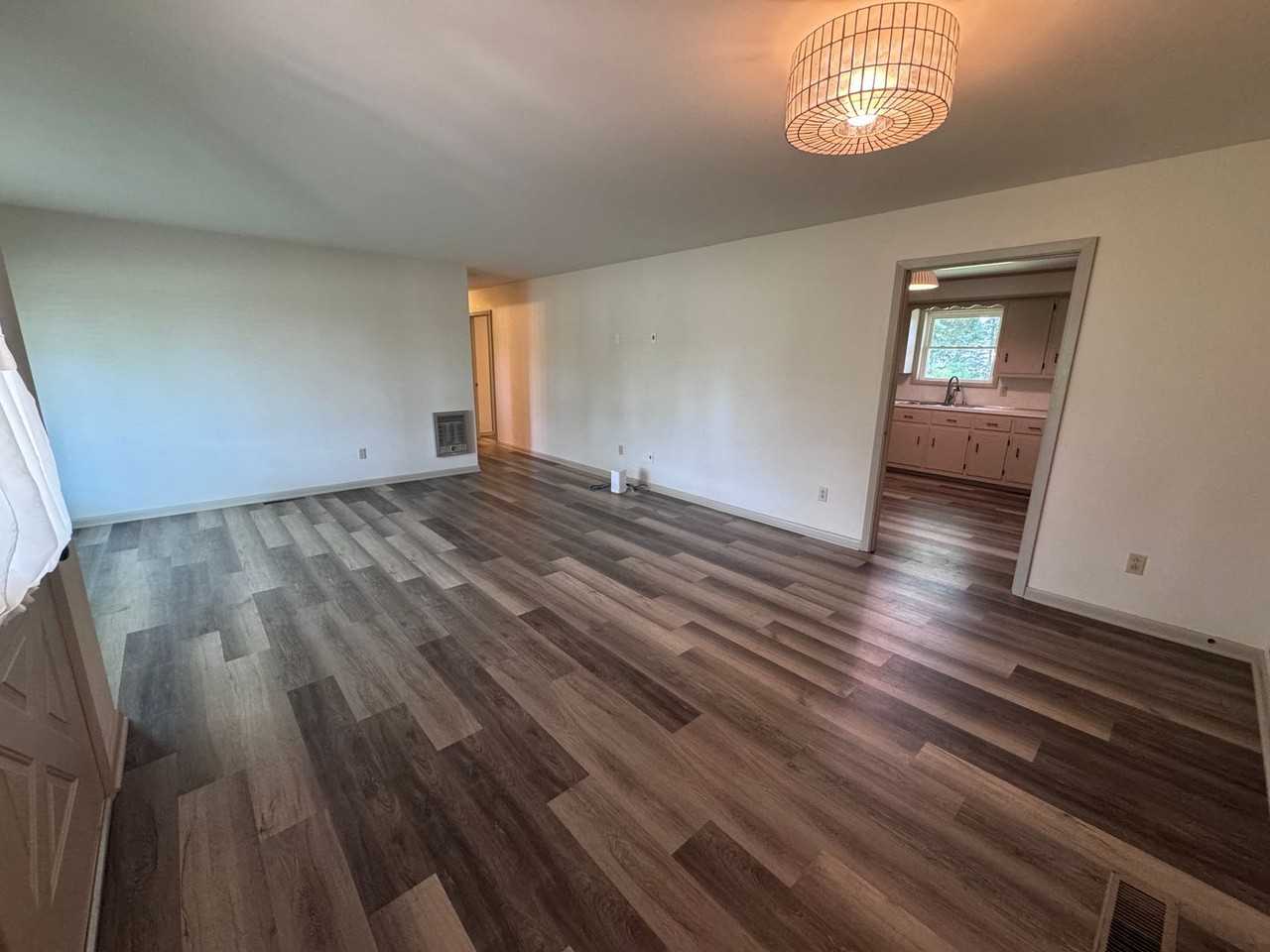 2934 Butterworth Rd - Photo 2 of 38