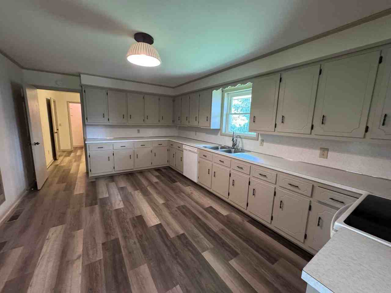 2934 Butterworth Rd - Photo 6 of 38