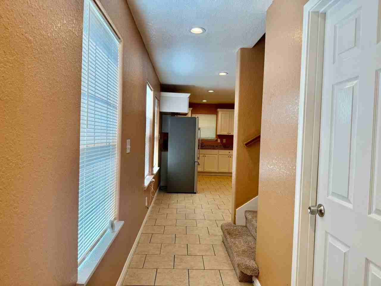 3107 W Travis St #2 - Photo 5 of 18