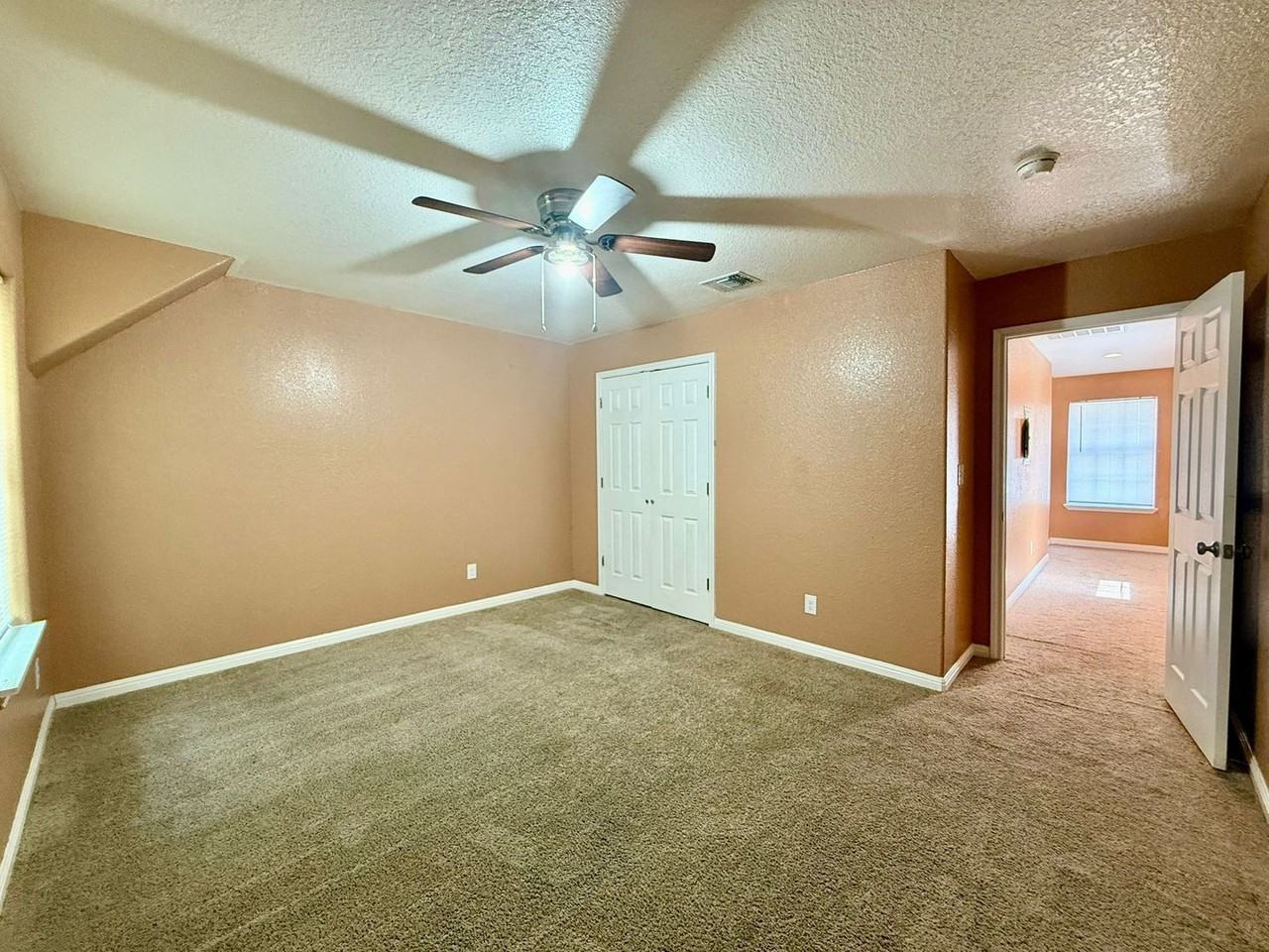 3107 W Travis St #2 - Photo 7 of 18