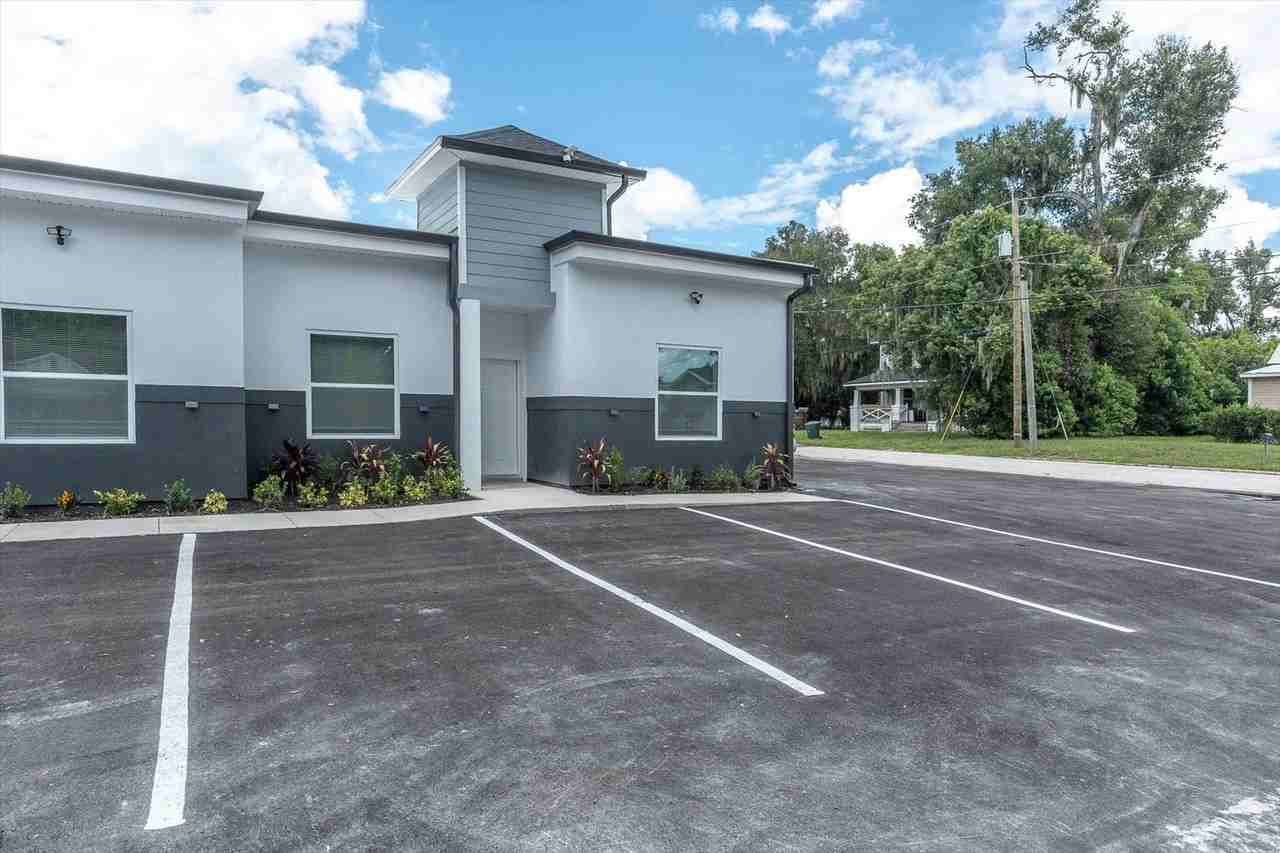 705 S Orange Ave - Photo 3 of 50