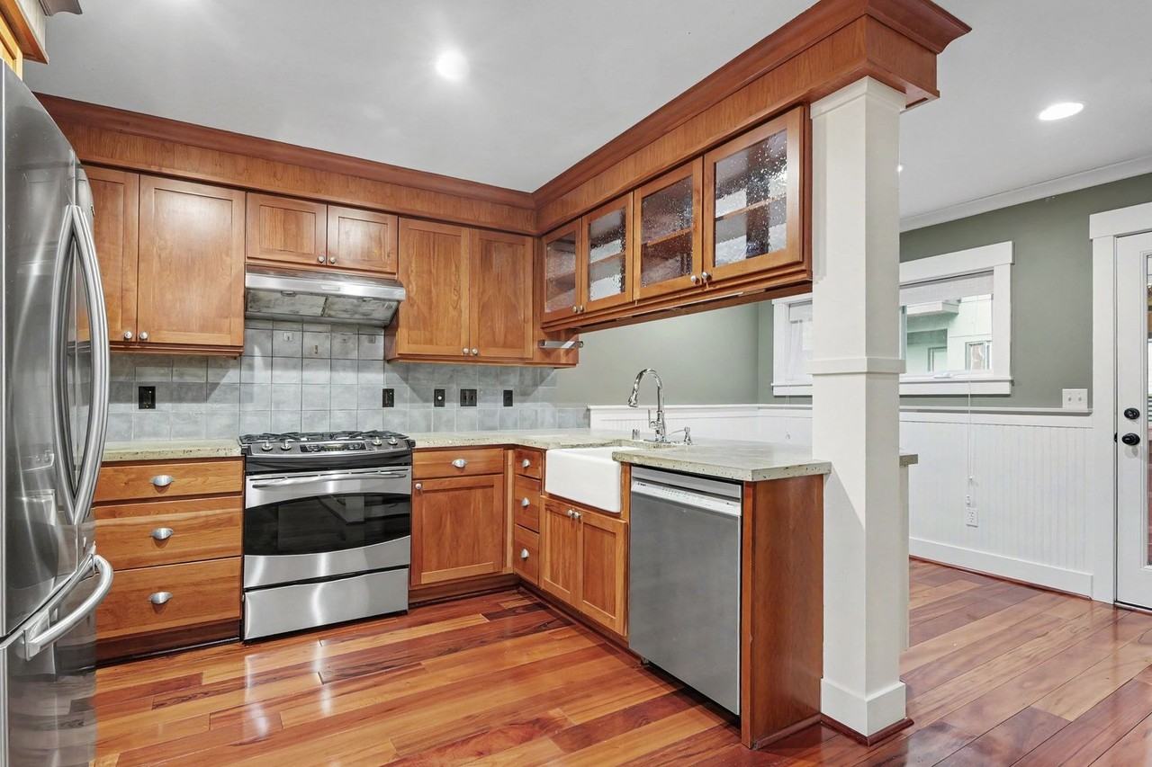 8014 Ashworth Ave N - Photo 7 of 21