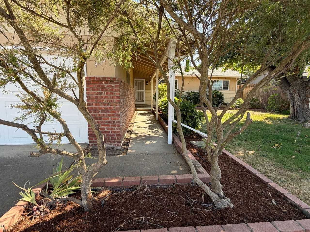 9152 Condesa Dr - Photo 2 of 48
