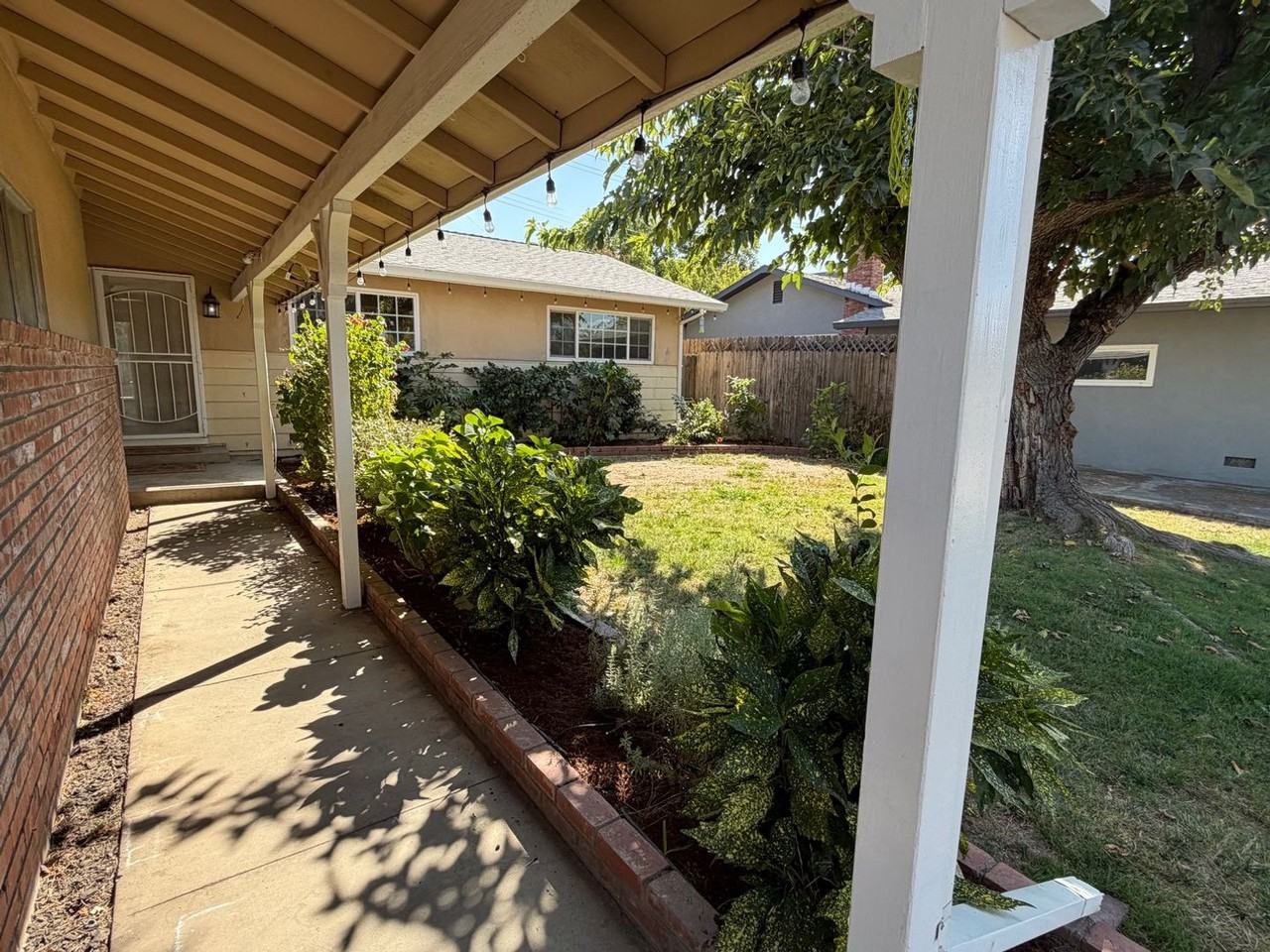 9152 Condesa Dr - Photo 3 of 48