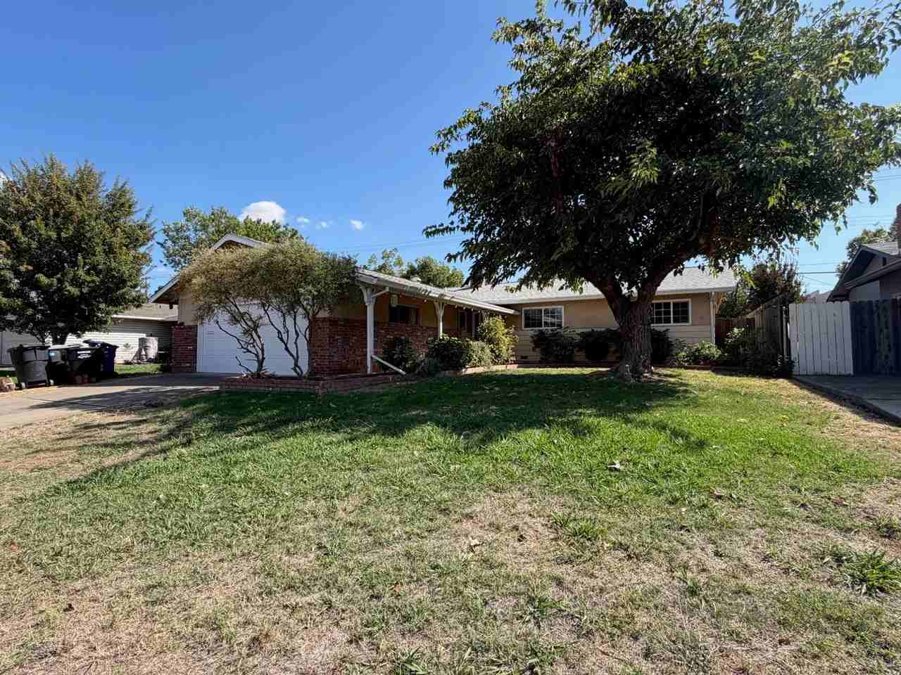 9152 Condesa Dr - Photo 6 of 48