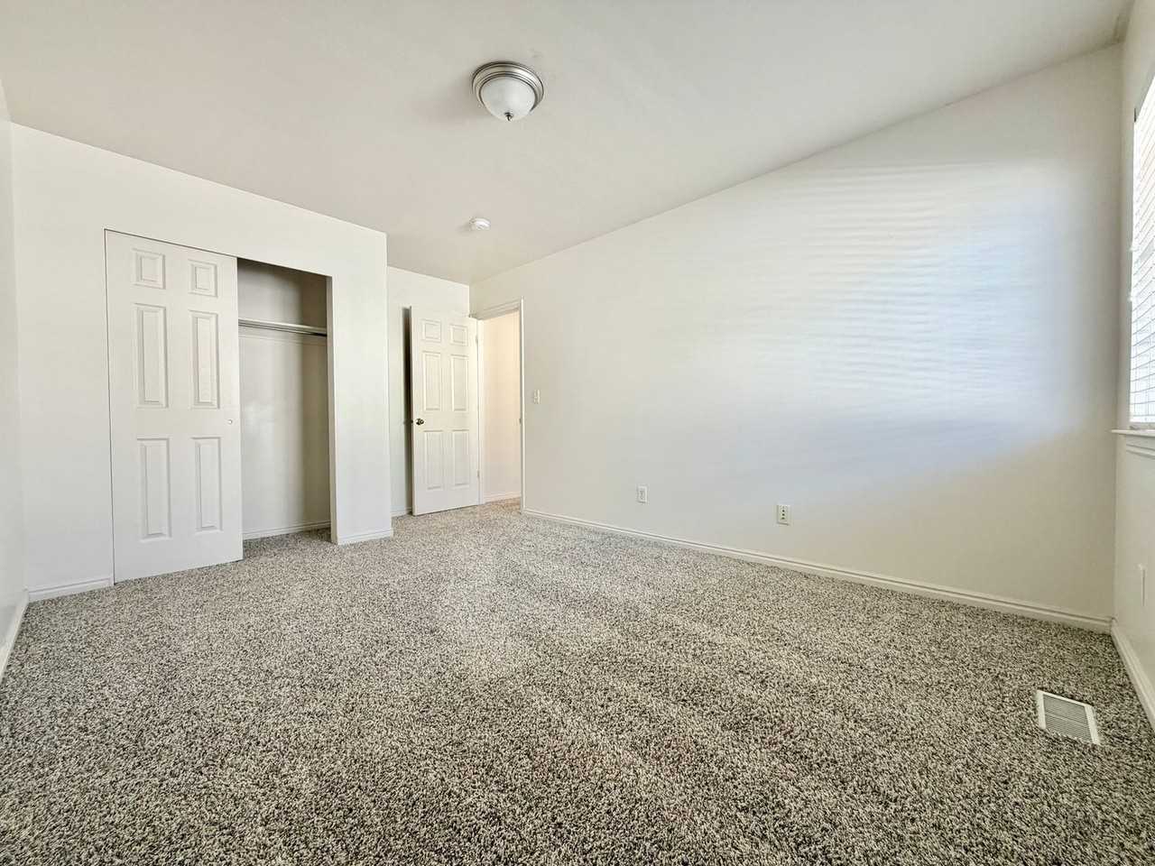 1336 S 1400 E - Photo 6 of 26