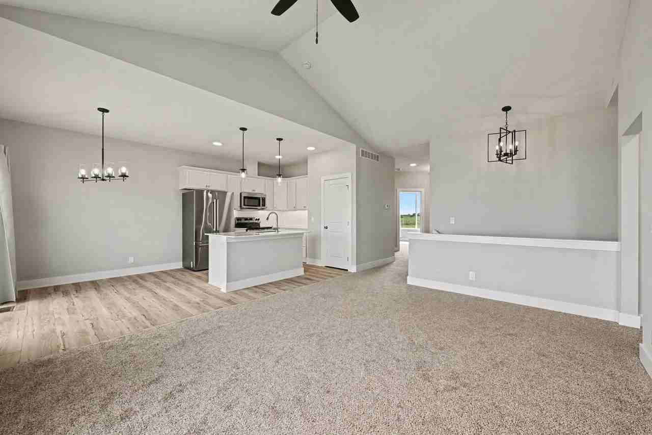 6852 Portage Dr - Photo 4 of 16