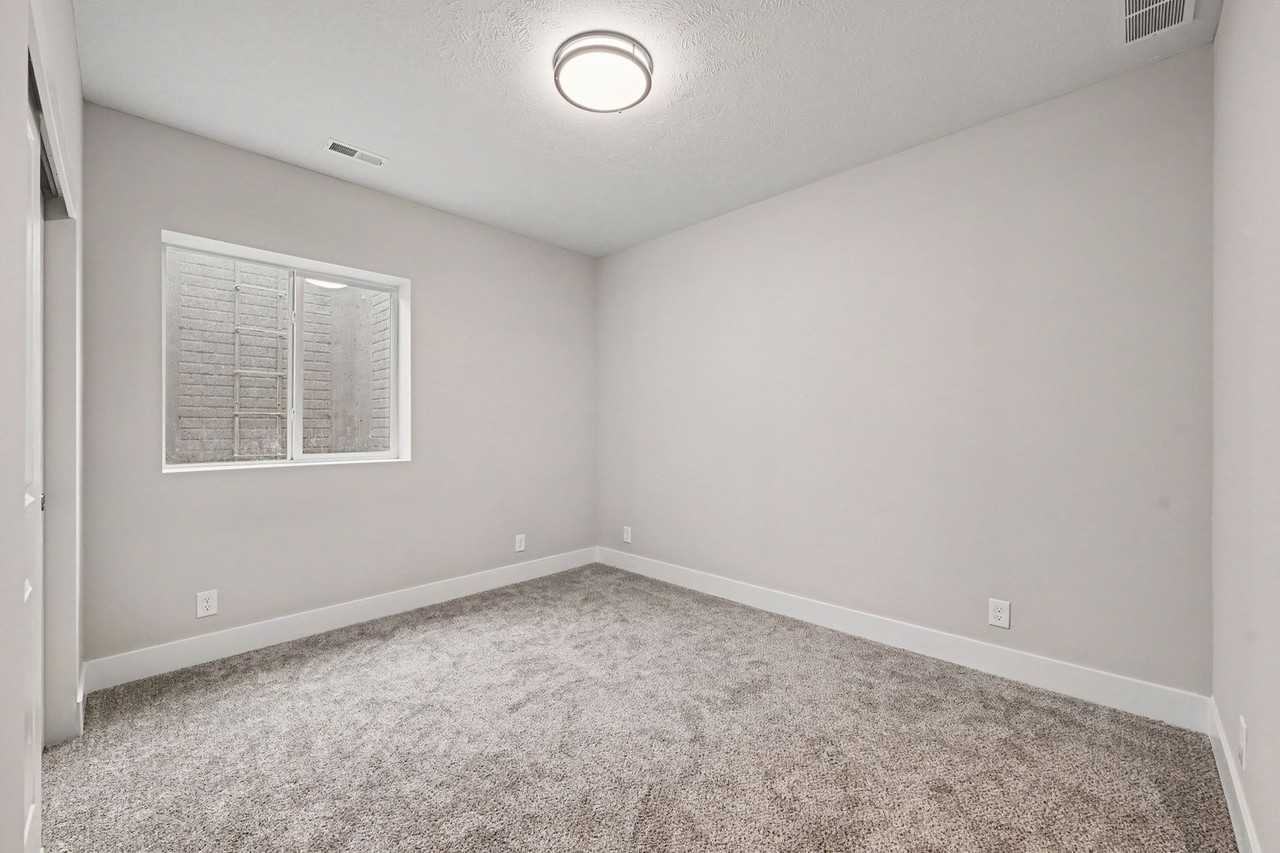 6852 Portage Dr - Photo 7 of 16
