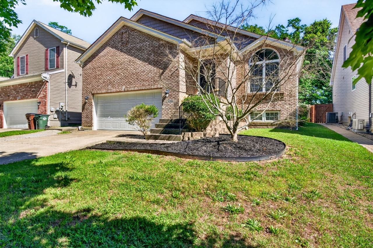 11304 Cox Ave - Photo 2 of 42