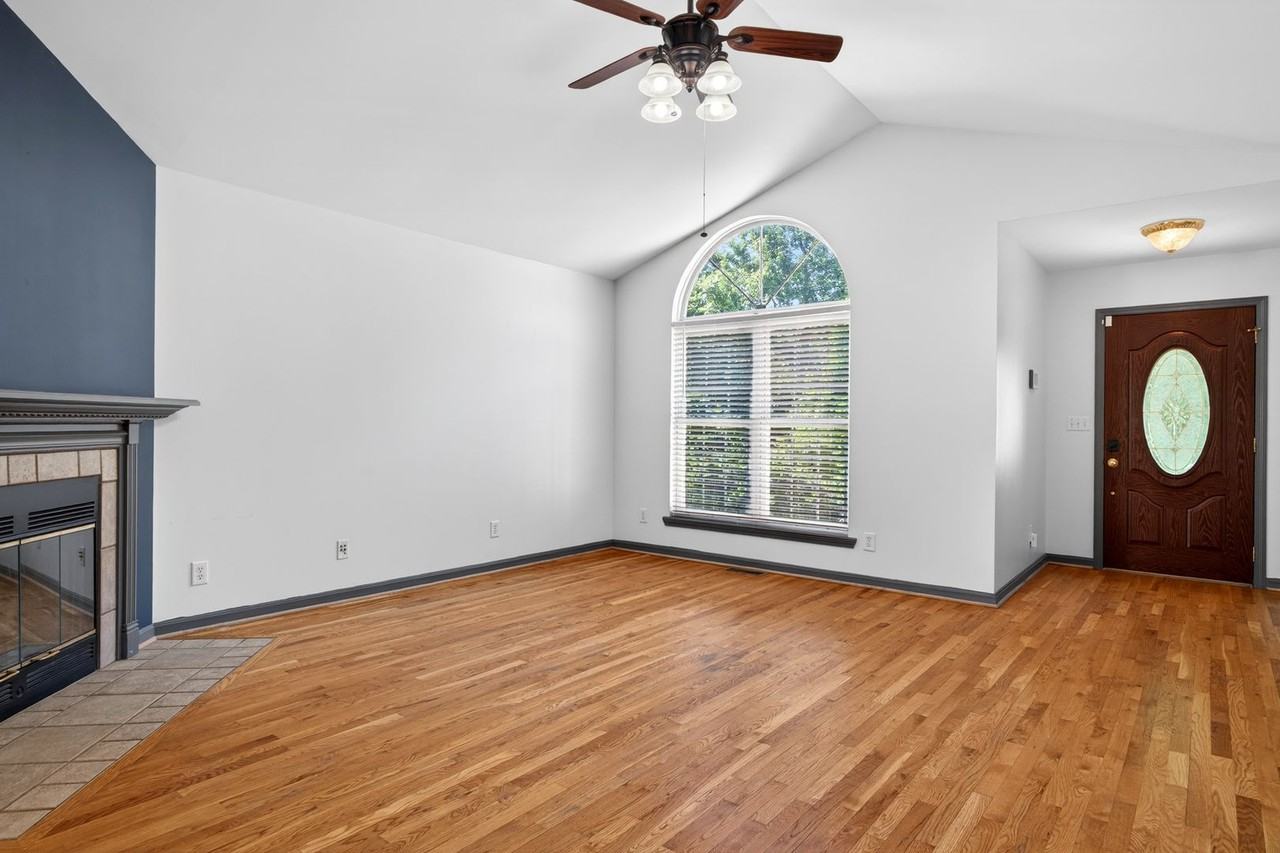 11304 Cox Ave - Photo 5 of 42