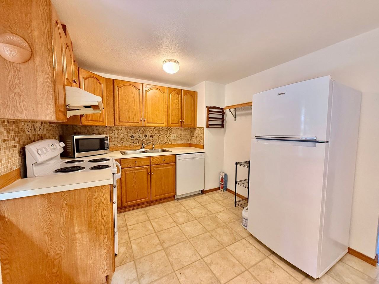 16807 11th Ave Ne - Photo 5 of 22