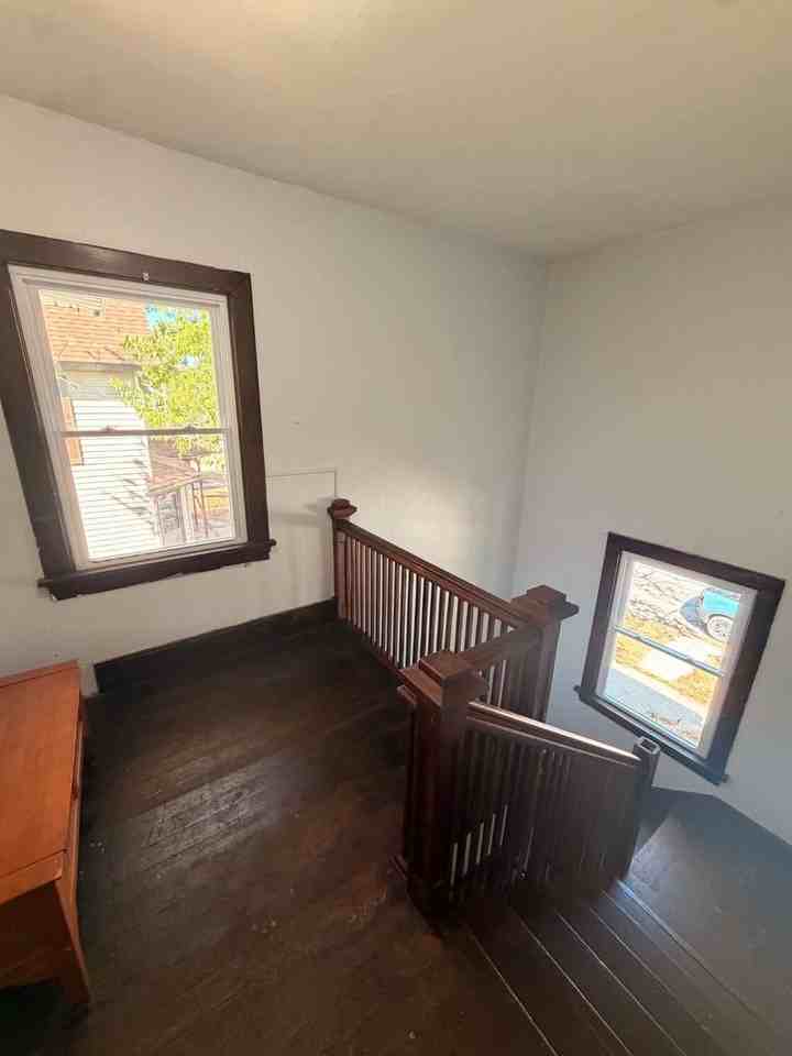 204 N Sergeant Ave - Photo 4 of 18